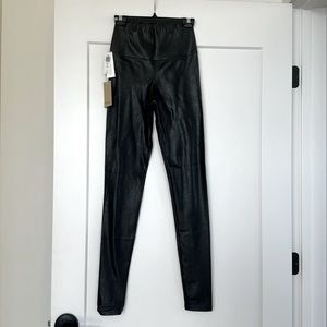 Aritzia Wilfred Free Vegan Leather Daria Legging Small